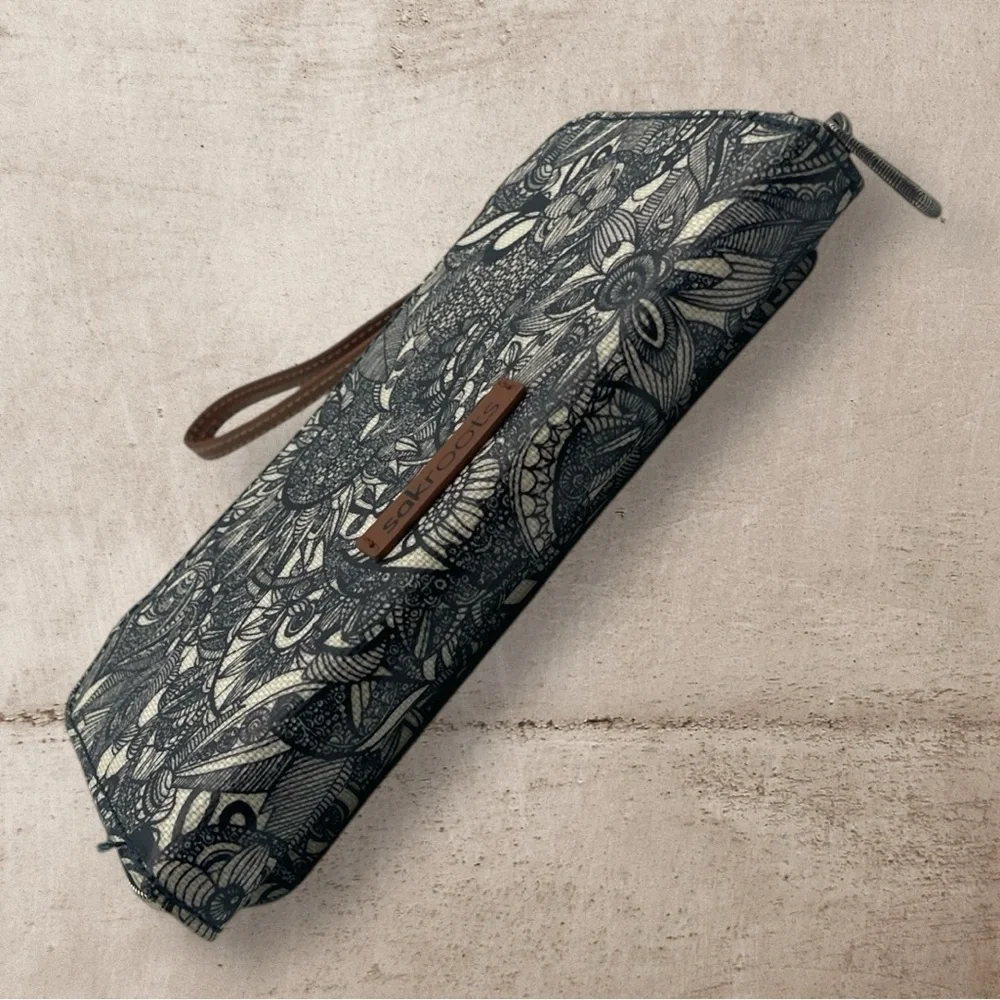 Sakroots Artist Circle Smartphone Wallet, Detachable Wristlet Strap Navy & Tan
